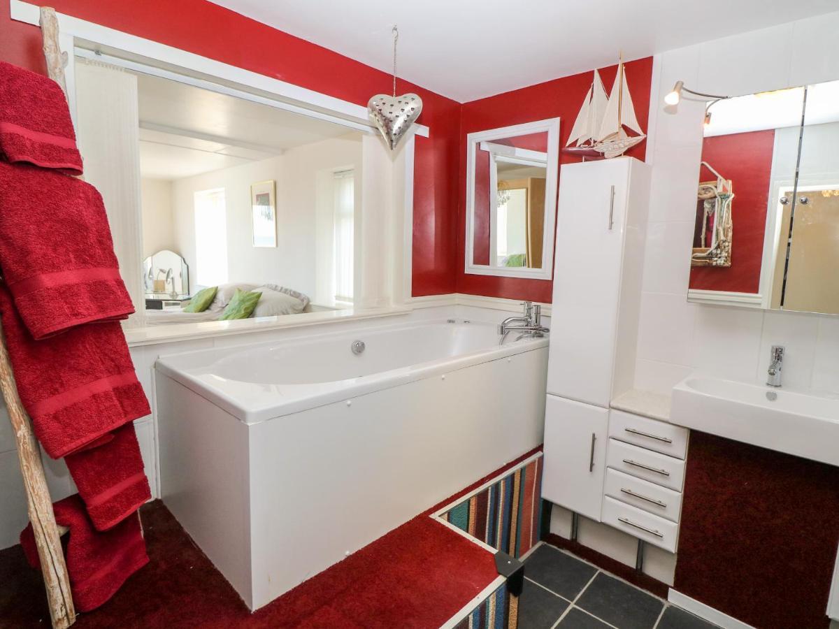 Sea View Apartment Pwllheli Exteriér fotografie